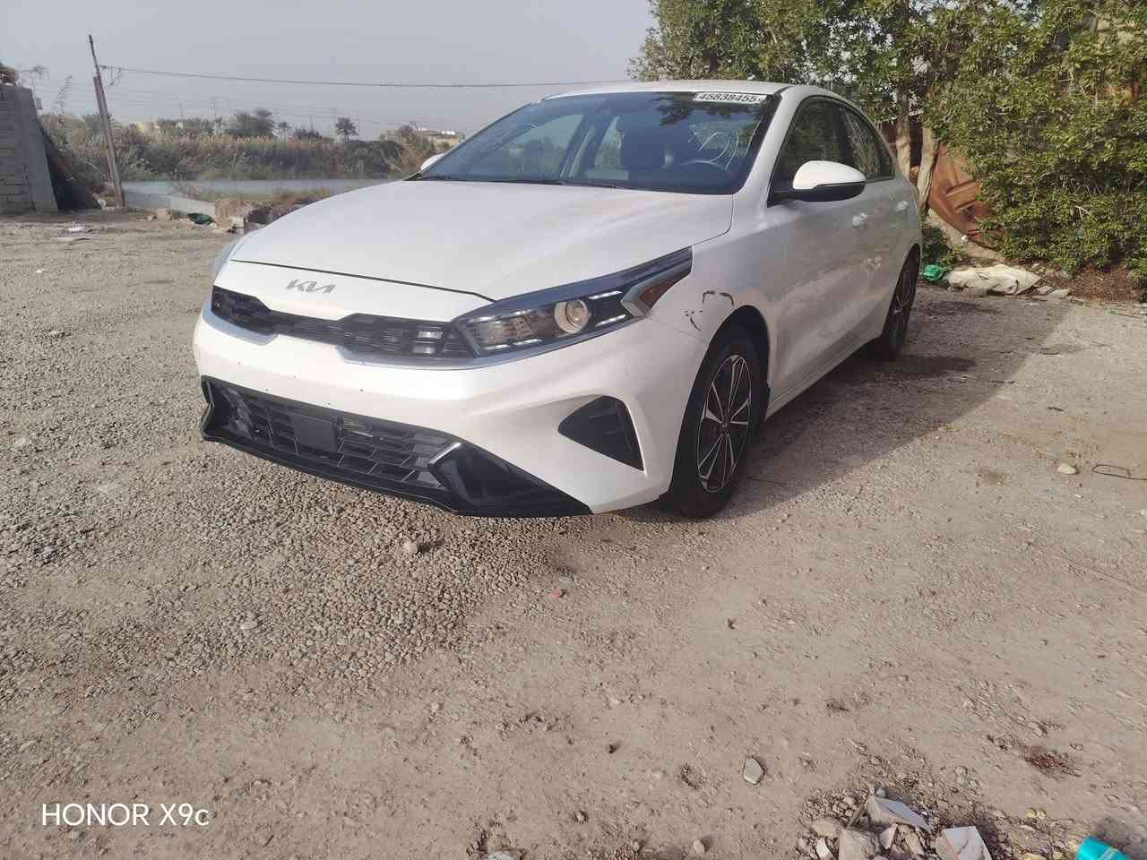 السلام علي للبيع كيه فورتي موديل ٢٠٢٤ ماشيه ١٨ ميل السياره حره بدون رقم فول ماعده الفتحه و البصمه السياره مكفوله من الصبغ التبديل فقط بارد بخشم الجاملغ الأمامي السيارة جديده مال جناي مابيه نقص برغي  السعر ١٦٠ او بيه مجال للاستفسار الاتصال على الرقم ***********
