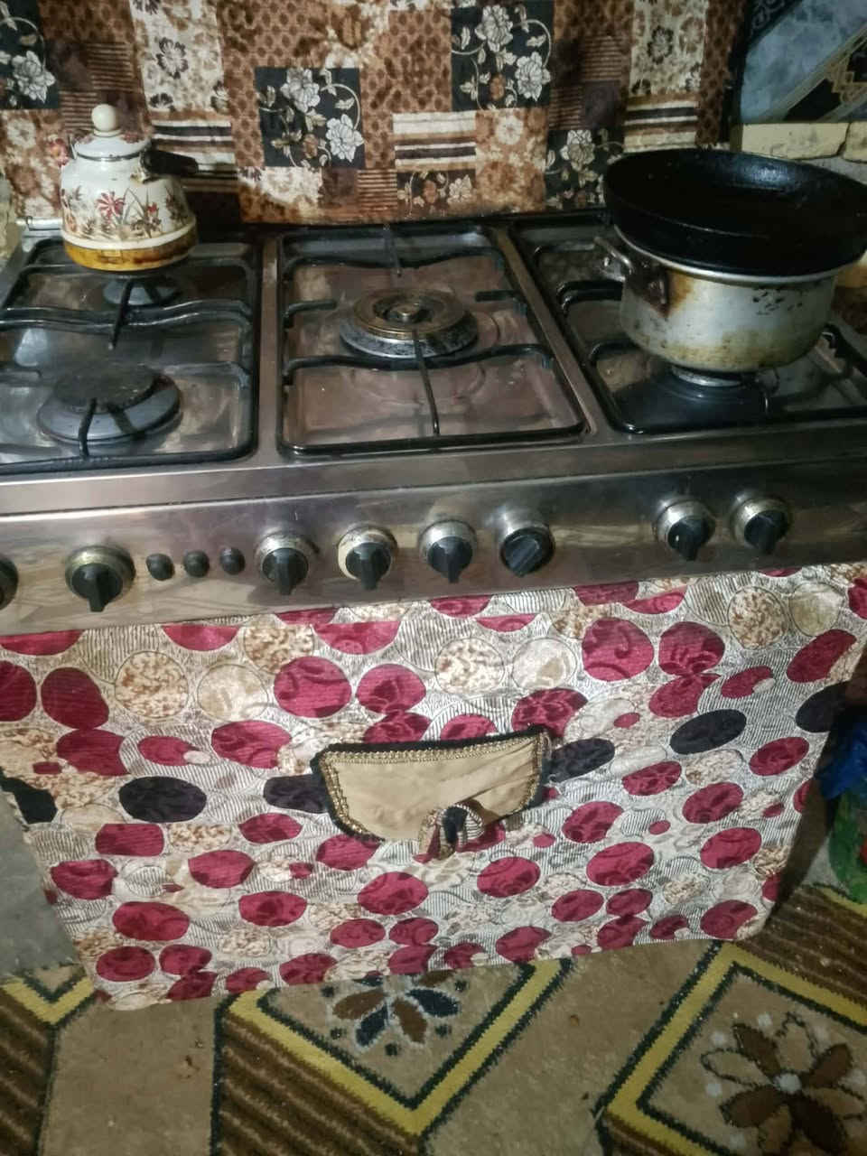 غراض مستعمله للبيع للاستفسار اتصل على الرقم ***********
