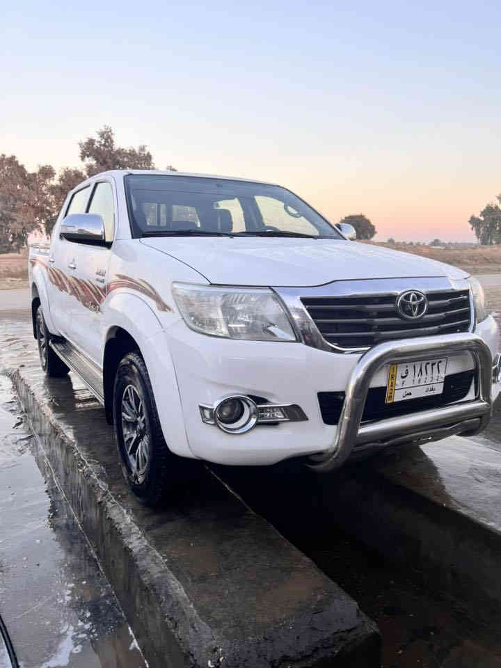 السلام عليكم ورحمة الله وبركاته سيارة هايلوكس نوع بيك اب فورويل موديل 2014 شاصي22 رقم بغداد السيارة مكفوله كفاله عامه من كلشي كير محرك اكسل لا تنقيص لا تبخير ايضا مكفوله من البارد والصبغ ما عدا هاي الضربه الصغيره بالباب الخلفي مأشرها الك بالدائره السوده هاي بيدي انضربت وعفتها بدون لا تصليح ولا بارد ولا كلشي ع وضعها ترايك وين متريد سياره ما ذب عليه ربع واحد جاهزه من كلشي السيارة بأسمي احولك ثاني يوم مكاني بابل جبلة السعر (240) وبيها مجال تجي وتشوف وتدلل تشلع عيوني واعتذر ع الاطألة بس حتى يكون عندك صورة كامله عن السياره وذني ارقامي واتصل وتدلل (***********) (***********)
