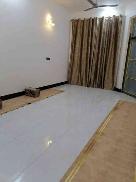 بيت للبيع  ناصريه ثوره مساحه ١٦٥م طابقين كونكريت الاول غرفتين وصاله واستقبال ومطبخ حار وبارد وصحيات والطابق ٢غرفتين وصاله وصحيات درج دوار
سعره ٢٦٠مليون
للإستفسار *********** او الرقم *********** مكتب نجمة الابداع للعقار
