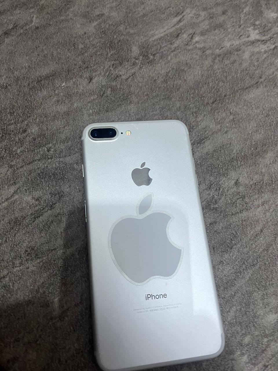 ايفون 7Plus للبيع
موبايل ايفون 7plus للبيع 
لون اييض 
مبدل فقط بطاريه اصليه 
وبي شرگ بل شاشه 
موبايل شرط من كلشي
كامرات شغاله 
سيمكرت شغال
بصمه شغاله 
كلو شغال
مفتوح ع ايدي 
السعر 150 وبي مجال
ه‍/ ***********
