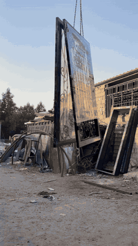 معل حداده الخوه 
عمل كافت اعمال الحداده 
ابواب خارجيه 
ابواب داخليه 
ابواب قاصه درجه اوله عزل 100/100
شبابيك 
محجرات 
كرفانات 
جملونات 
قمريات :كيسبان :كيربي:قرميط 
كوادر عمل +توصيل جميع المحافضات 
اتصال 
*********** 

***********
