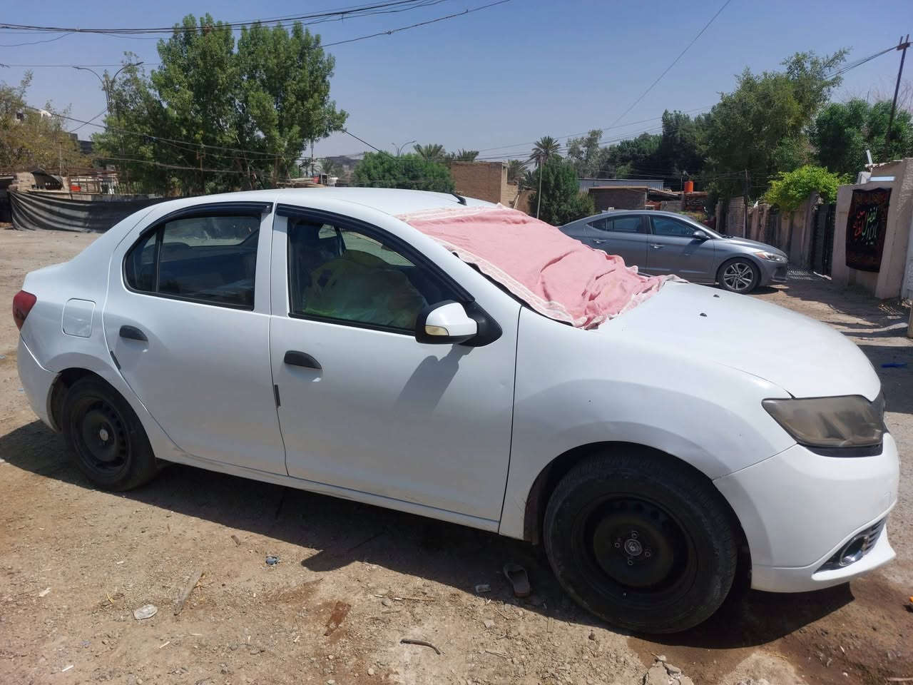 السلام عليكم شباب
رينو سيمبل موديل 20016
لون ابيظ رقم بغداد انكليزي
حرة بسمي تحويل ذاني يوم 
مكينة سيارة بلادي على وضع الشركة 
 بطاريه جديده
 الرقم انكليزي 
 الهيكل الخارجي للسياره نظيف جدا مع وجود صبغ يم قبق البانزين كد شبرعلى وجاملغ امامي صبغ أيسر قطعتين فقط قطعة 
- اشاير بالمري 
 تبريد تدفة شغال 
١  زجاج سيارة كهربائي الامامي فقط 
 كهربائيات سيارة جميعها شغاله 

السعر 55ورقه وبيها مجال للتفاوض 
للاستفسار........*********** العنوان بغداد المنصور
