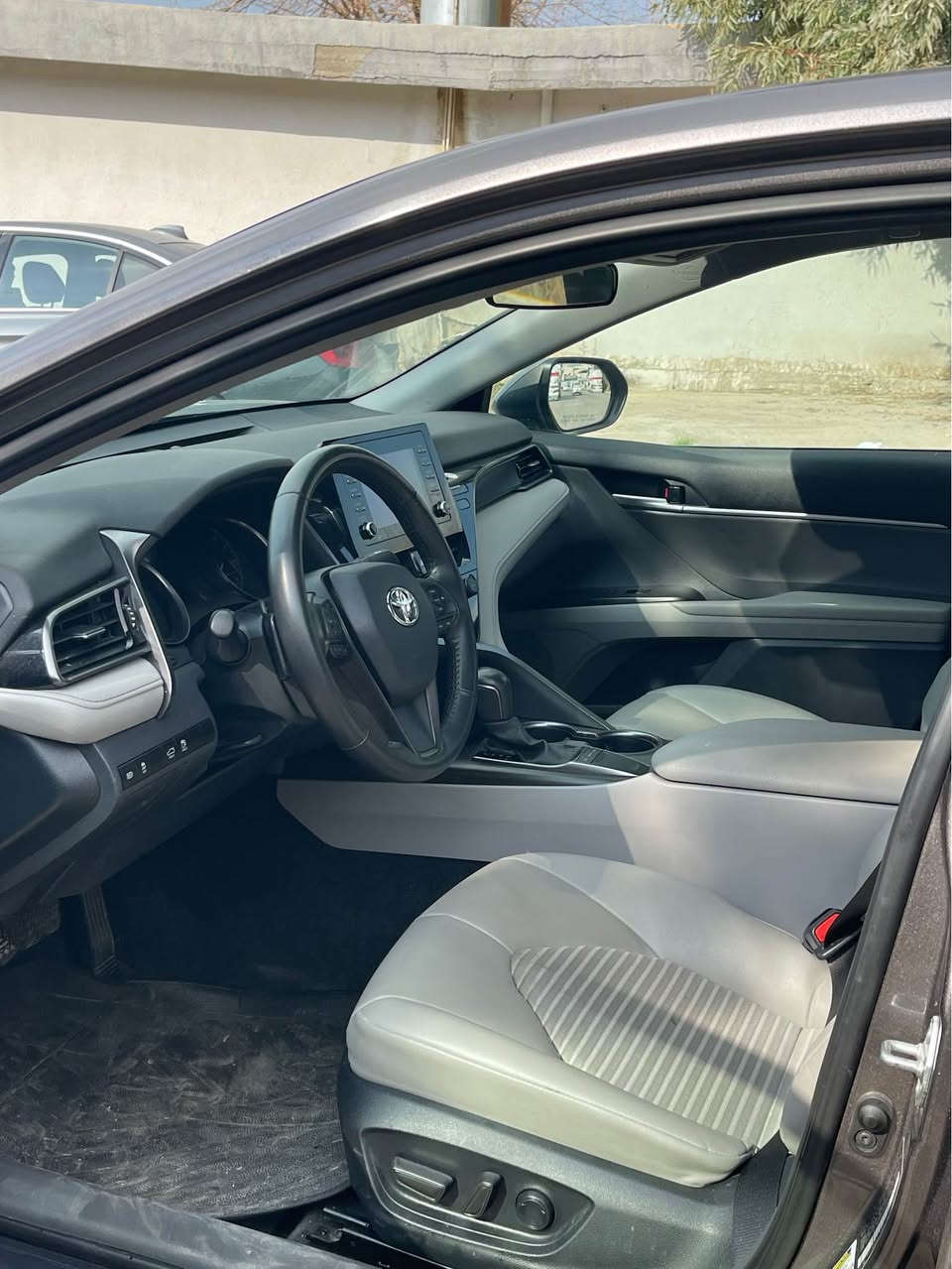 كامرى 2024 .
سةيارةكة يك پارچةى سبوخه بةس بؤنيت نيو چاملغى تةعديله   كةمةك پئشي هةيتى بةس سةيارةكة دةرةجه يك جوانه بئ شوختوو قةپو قؤپه ناو كرئميه مواسةفات se رةقةمى نةشكاوه ٣ مانگى كاتى لةگةله ئةرباگ سوكانو شان تةقيوه دةرجة يك جوانه سةياركه جاهيزه بئ مةسرةفه 
0750 366 90 60 أربيل, العراق
