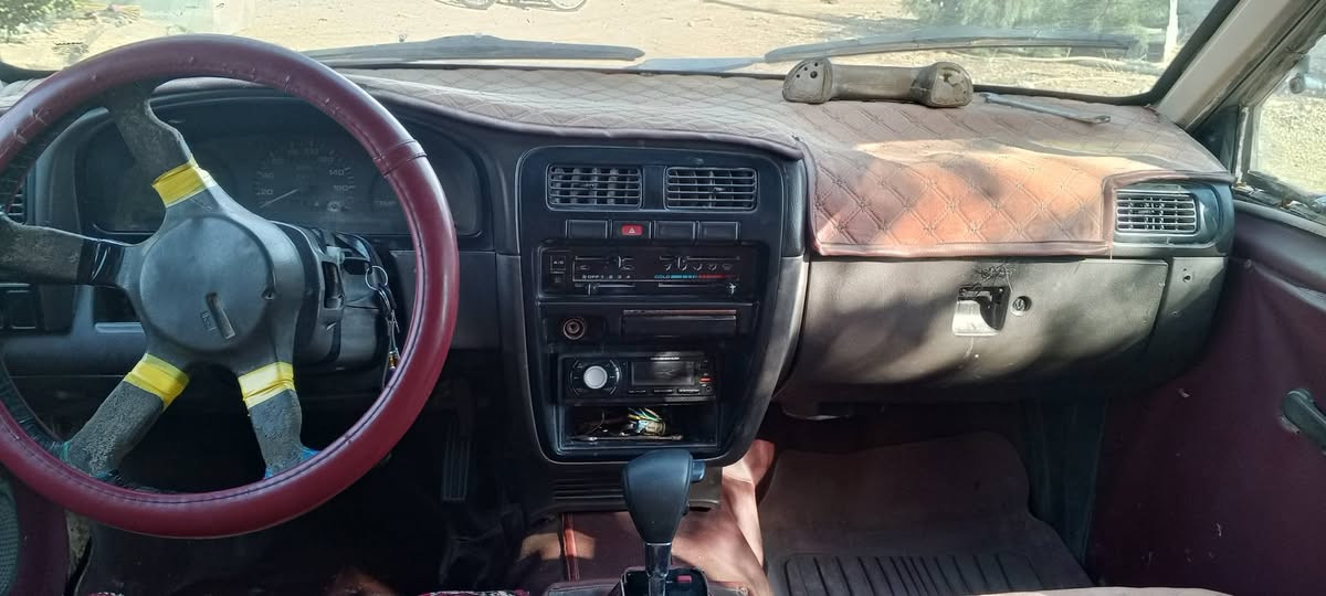 السلام عليكم بكم نيسان موديل 2000 مال مزاد كتابها ضايع ابيع حبل كير ومحرك بطة شرط صدر نضيف تواير نص عمر السعر 26 وبيهة مجال ويرهم مراوس حسب القناعة المكان العلم قرية الربيضة اتصل ***********
