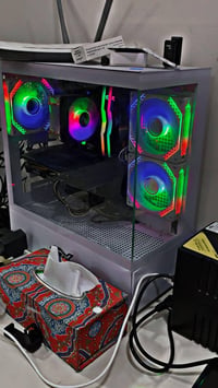 مكلف بالنشر للبيع PC Gaming بحالة ممتازة :  • المعالج: AMD Ryzen 7 570...