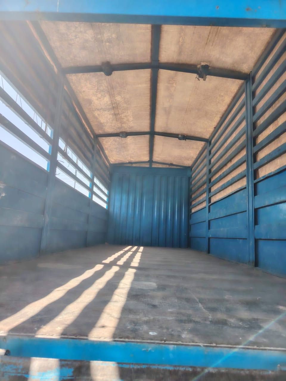 للبيع بدي الطول 7.40 والعرض 260 والارتفاع 255 مكاني بالكوت

***********
