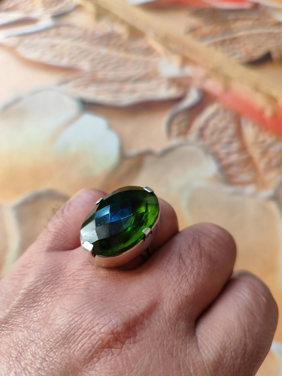 خاتم فضه زبرجد مترش تراش نحل صياغه يدوي... السعر 75 ألف ...العنوان نجف لا يوجد توصيل


**إذا كنت صاحب هذا الإعلان وتريد حذفه لأي سبب، رجاءا أرسل رسالة إلى الدعم الفني**