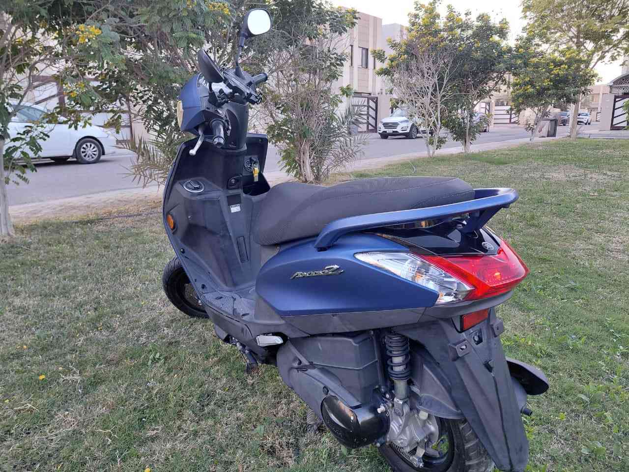 سلام عليكم 
دراجة اكزز حديث  للبيع نوزل كفالة عامة من كلشي 
كهربائيات كلهة شغالة 
دراجة عارضيهة ب12 ورقة  ولميعرف بيهن لايتعب روحة 
رقم صاحب الدراجة ***********
