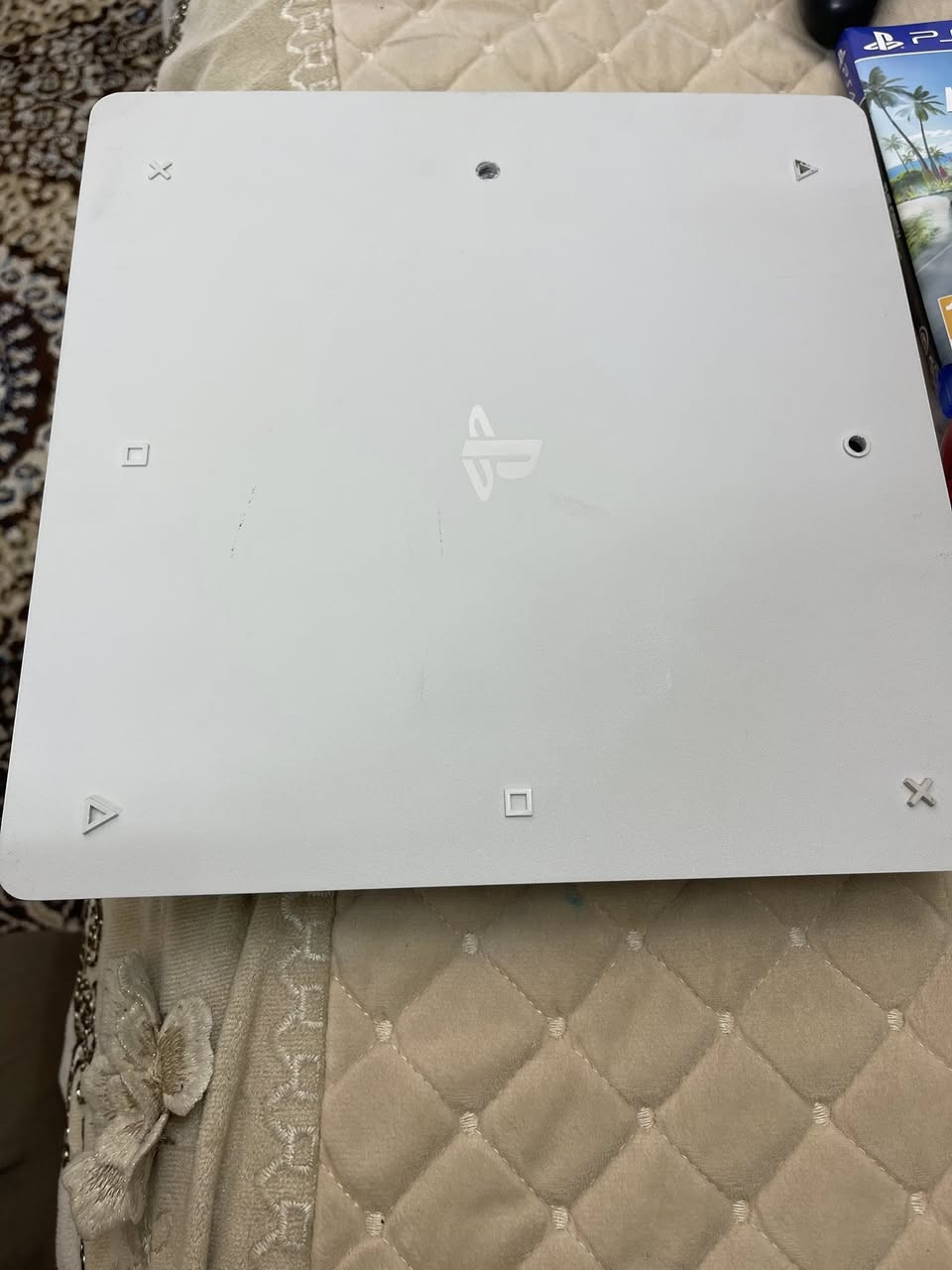 السلام عليكم ورحمه الله بلي فور جهاز نضيف معنا الكلمه معا ليدات 2 ومعا قرص تجي تفحط الجهاز وتروح سعره 350 قفل  رقم الهاتف ***********
