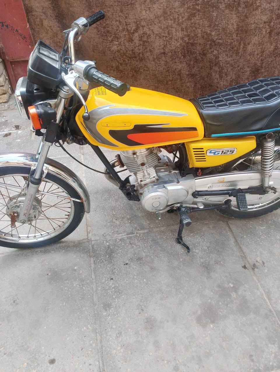 السلام عليكم دراجه ايراني نامه أصل أوراق وكيل سيد خلدون 
دراجه حلوه ونضيفه مكينه  مفتوحه مو تجيني دكلي عبالي ما مفتوحه  السعر 850وبيهة مجال  بسيط رقمي *********** ما متواجد ماسنجر فقط رقم
