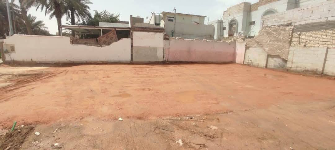 ‏عرصه للبيع مساحه 72 متر واجه 6ونزال 12 دور الهنديه قرب السوك الأول على سايدين موقع كلش حلو تصلح تجاريه او سكن السعر 85 بيها مجال للاستفسار مكتب بركات أم البنين 
‏الاتصال ***********
‏
