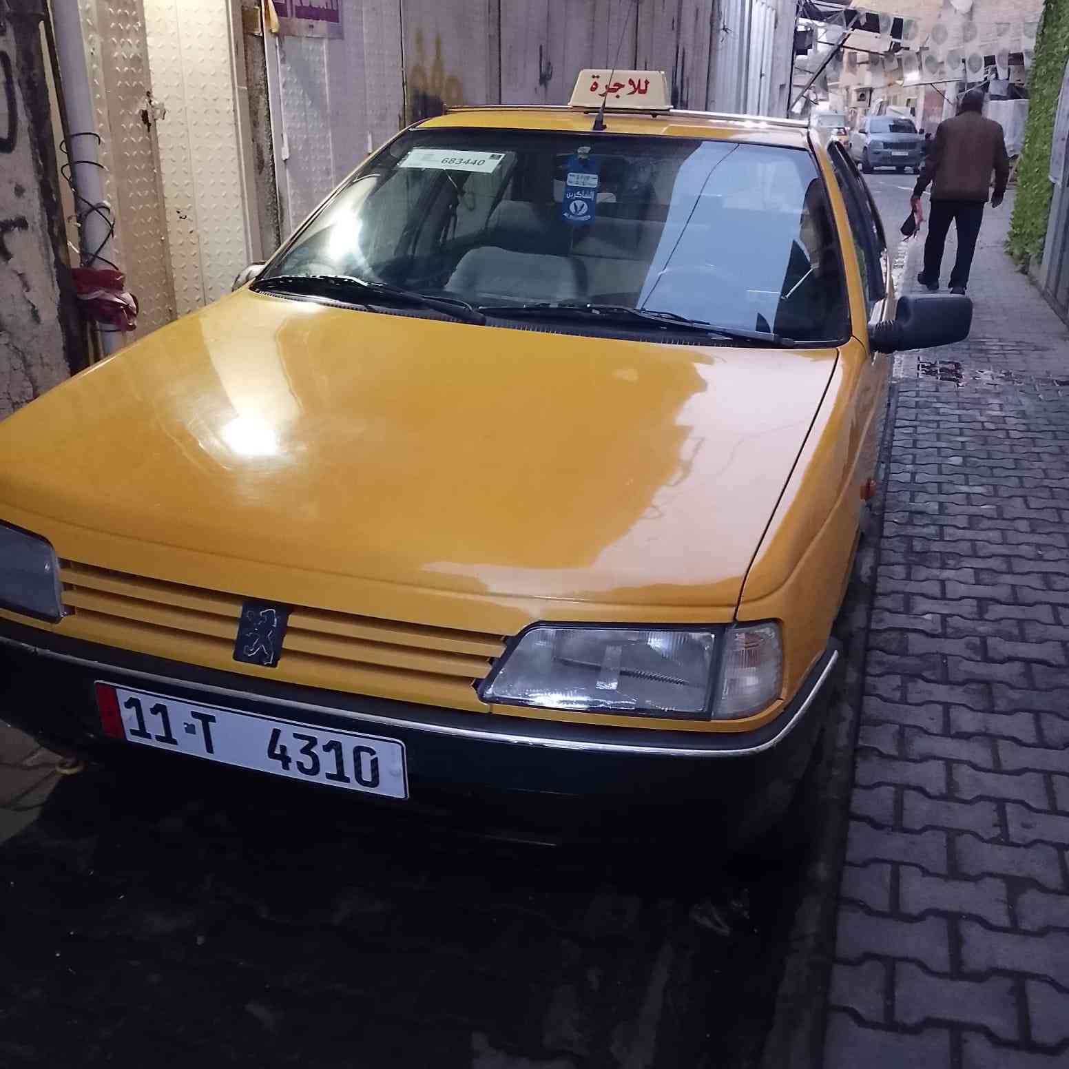 سلام عليكم بيجو روئ موديل 2009مصفره هيئه وغرامات رقم إنكليزي رقم مميز سياره بسمي تحويل ثاني يوم تبريد شغال سياره كلشي مابيها تخم تاير جديد سعر 35وبيها مجال العنوان بغداد قرب شيخ عبد القادر الكيلاني هاتف 📞 ***********
