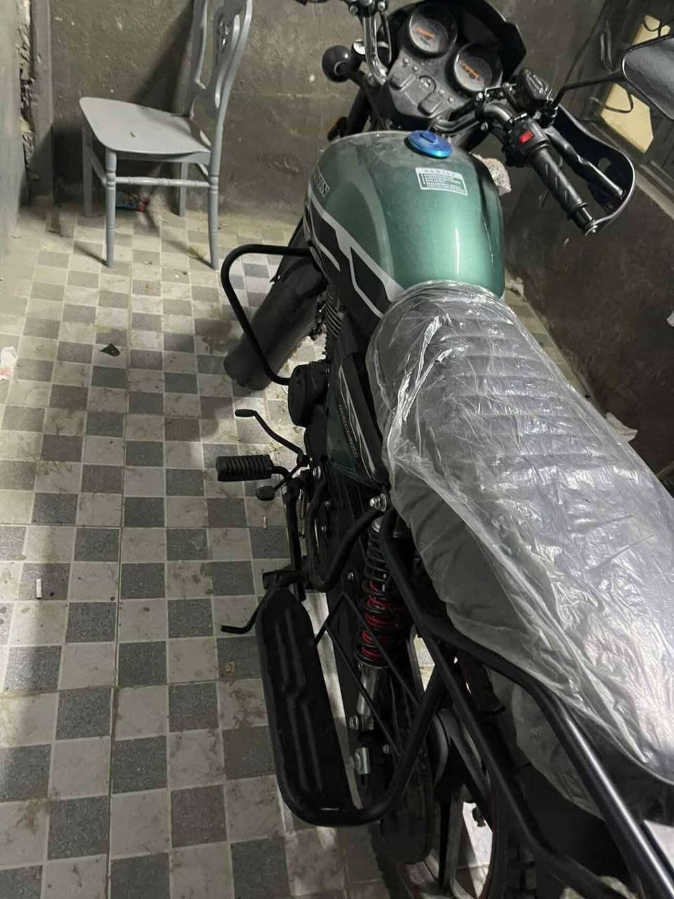 سلام عليكم اخوان دايوان 26 زيرو زيرو مماشيه ع كد طلعته من المعرض دهن الشركه بعدهه بيهه  سكنرر

للبيع بغداد حي الجهاد رقم ***********
