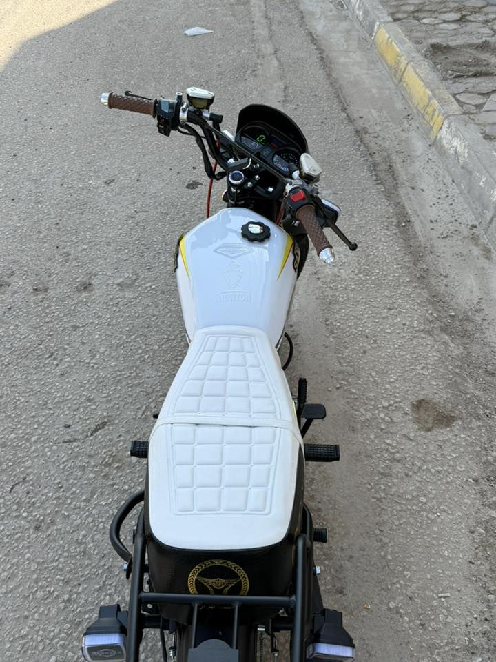 سيفا ٢٠٢٥ 
الدراجة نظيفة كلش قبل شهر طالعة من المعرض 
مكانها طويريج 
السعر ٨٠٠ وبيها مجال 
***********
