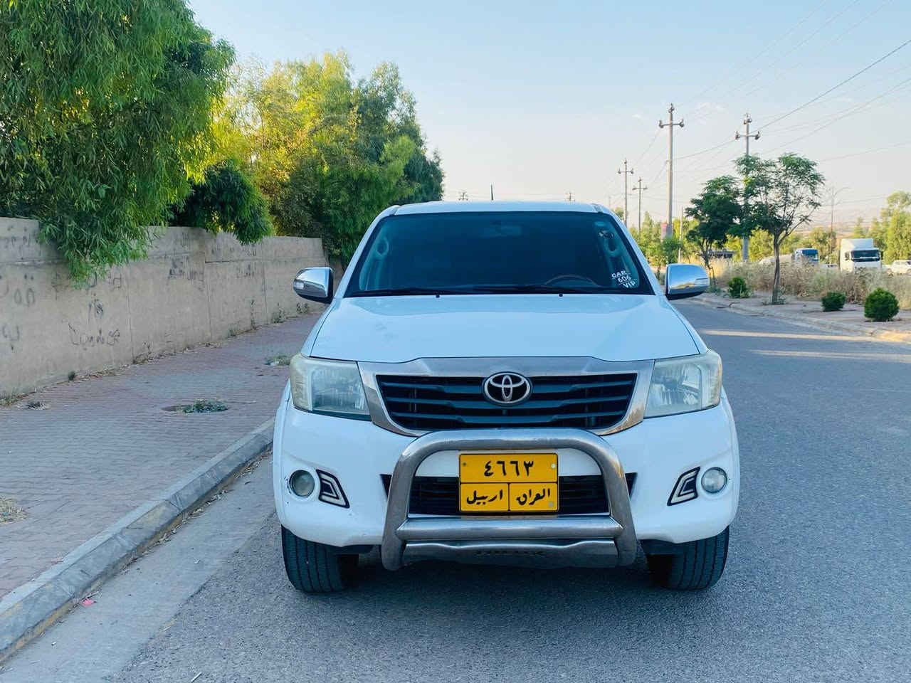 تويوتا هايلوكس موديل٢٠١٢ كَيّر عادى
سه يارهكه جوان وتازه ولوك ماوهتهوه
١٦٦٠٠٠ههزار روشتوه
شه ريكهى سه يد نه هرويه و بتلّه
كيّرو مه كينه وئه كسلى به شهرت مه سروفى هيجى
تيّدانييه
يهك بست ساردى ههيه لاى جاملخ سايهق يهك
دوشويّن جالى بجوكى ههيه
٤ تايهى لوّكى له سهره
كارتى به نزينى له كَه له
سهنه وى تا مانكى ١٠ ى٢٠٢٧تازهيه بهناوى خوّمه وهيه
هه موكيانى تازهيه دينار مه سره فى نييه سعرى ١٨٩ كَهلاو مه جاليكى برايانه
شويّن/ جه مجه مال
ر.م/*********** شمشمل, السليمانية
