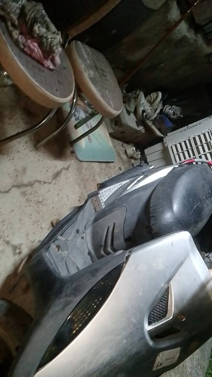 ماكس عدله نقصه بس كابريتر وجوزه والمكينه مفتوحه  الاغراض صليه دراجه كدامكم وسخه بدون غسل باقي الدراجه كلشي شغال درجه خير من لله  مكفوله الكفرات البلدي موجوده بس الصفحه من الكفر مكسوره بس 
وباقي الاغراض موجوده   سعره 450وبيه مجال  مكاني بغداد في كوريش قرب مخابز باب الاغا  تواصلوا وياه عله هاذه الرقم ***********
