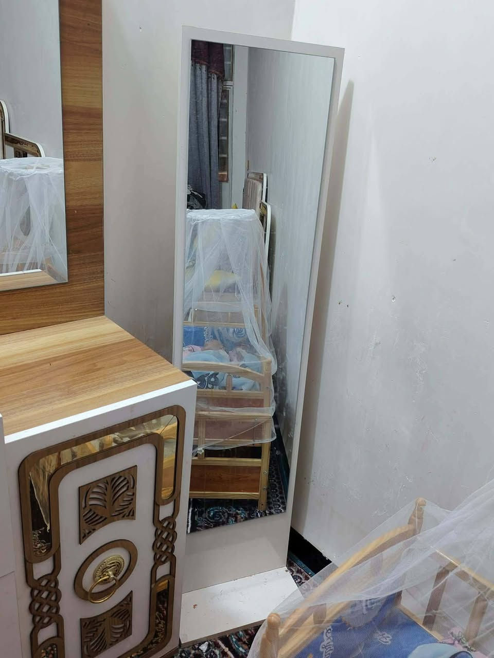 السلام عليكم غرفه تركيه 9 قطع نضافه ميه من ميه كنتور 3 امتار ويا ملحق متر الاستفسار على الرقم ***********

