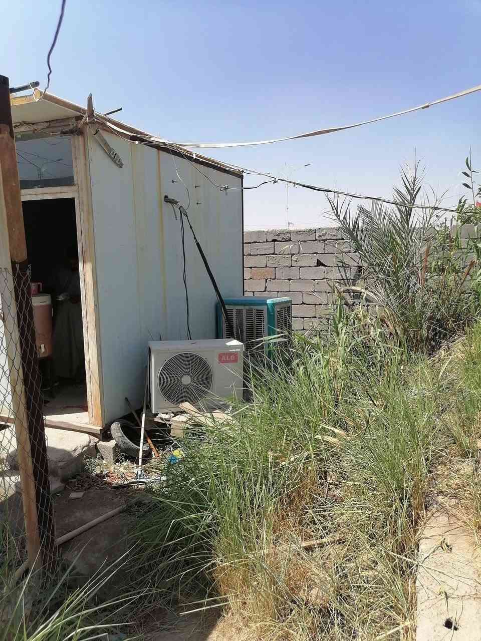 محطه ارو للبيع كامله منصوبه على أرض مؤجره ٨ طن بالساعه المحطه تشتغل حاليا تانكيات عدد ٤ كل تانكي ١٠ طن نوع سيسكو كرفان ٣ في ٣ ماطورات كهرباء ٢ مع شمعه كامله تحميل تناكر مع ماطور بانزين للتحميل الستوته والتنكر سقائف ٢ السعر ١٤٠ ورقه وبيها مجال للاتصال *********** مكان الناصريه الإسكان الصناعي
