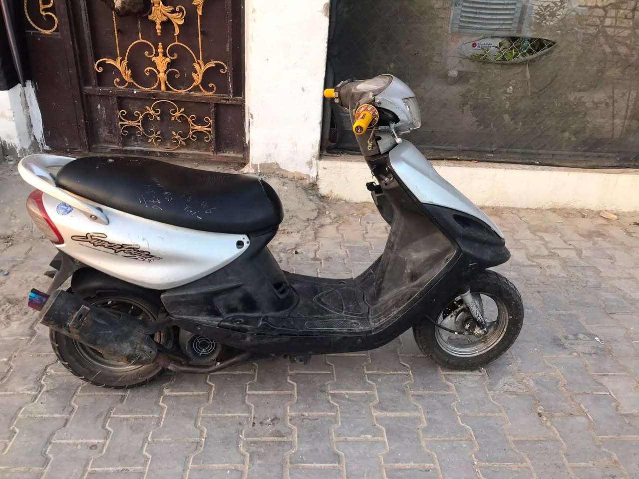 سلام عليكم دراجه ماكس كلش نضيفه عوزه بس ضيل كله شغاله هندر كهربائيات سلف بس باتري مكينه مانفتوحه ابد سعره 250الف مدينه صدر / ***********
