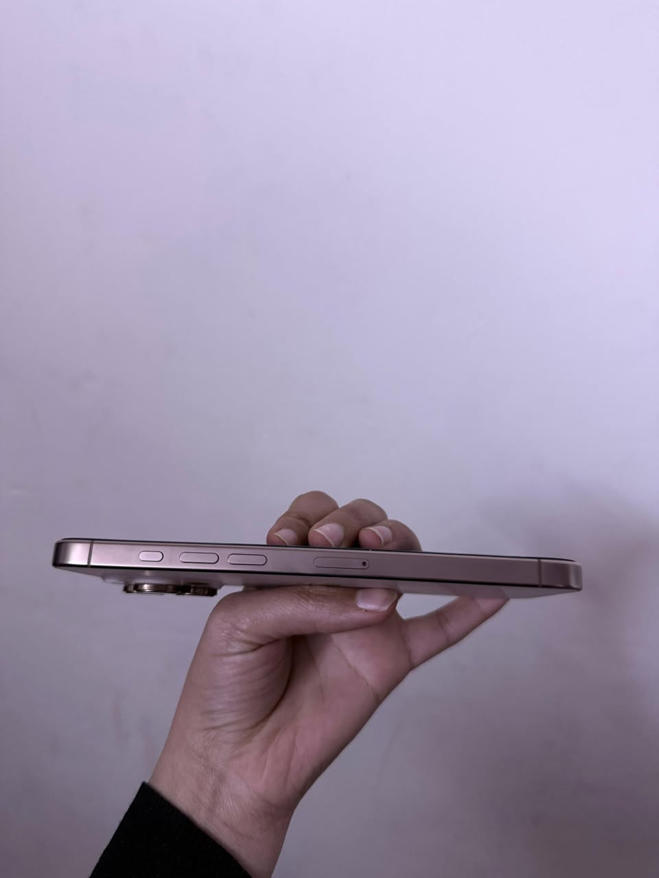 السلام عليكم ايفون ١٦ برو ماكس ذاكره ٢٥٦ بطاريه ١٠٠ جهاز جديد مكفول من كلشي عدد الدورات ٣٧ جديد بعده بلضمان سعره ١٤٥٠ وبي مجال بمليون و٤٥٠   ماتواجد على الفيس لاتصال على الرقم التالي *********** مكاني بغداد حي جميله
