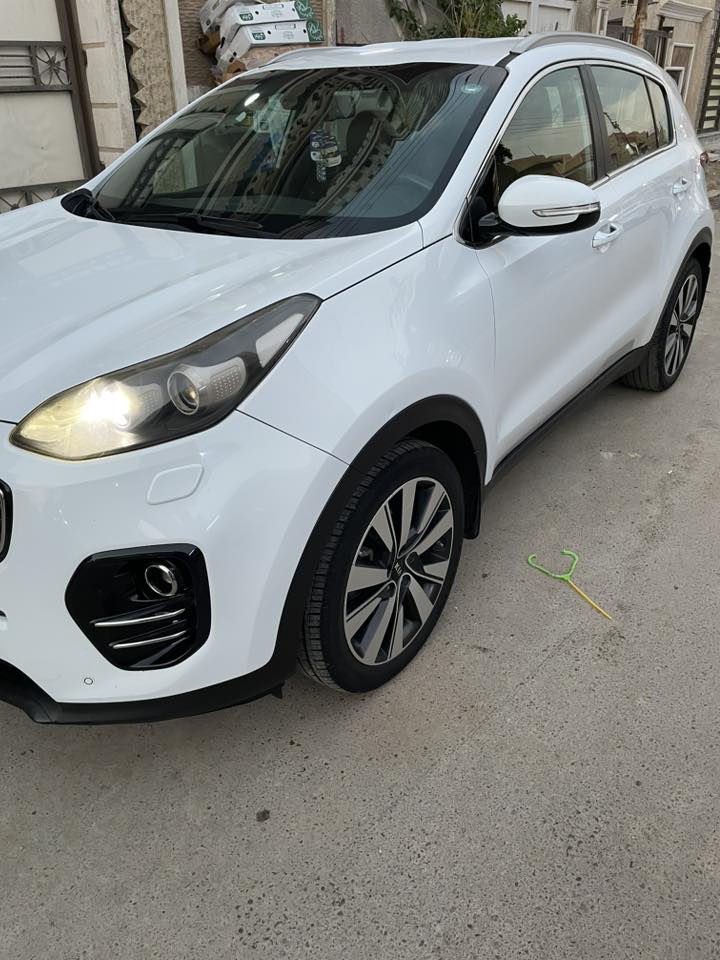 سبورتج موديل ١٩  سياره نضيفه كلش ماشيه  ميه رقم جديد  سعر ١٩٠.               ***********
