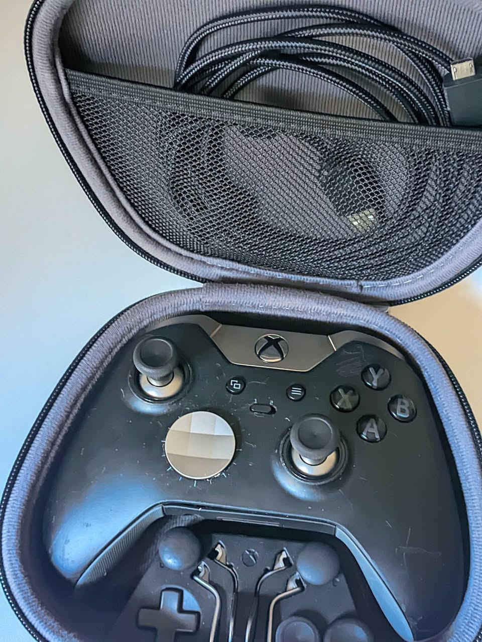 سلام عليكم يده xbox elite1  وياها كل ملحقاتها  السعر 50


**إذا كنت صاحب هذا الإعلان وتريد حذفه لأي سبب، رجاءا أرسل رسالة إلى الدعم الفني**