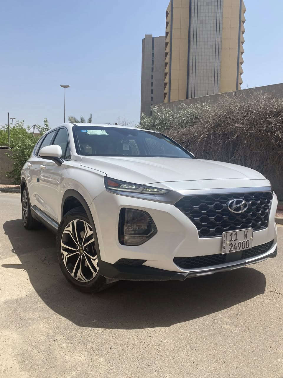 للبيع

هونداي سنتافي 2019 شكل جديد  

وارد امريكي 🇺🇸 لون ابيض صدفي

محرك :4سلندر GDI 2500محرك

الضرر ✖️  ضرر بيسط بالباب مال جنطه ما مصلح امبين بالصوره ابلادي وصور حادث متوفره

السيارة ماشية 60 الف 

مواصفات ✅ : 
( شاشة - كامرة خلفية - تحديد مسار - مثبت 

سرعة - اوتو هولد - وضعيات قيادة -  

 رادار امامي - رادارات جانبيه - اشارة بالمري - 

حساسات خلفية - توقف ذاتي - انظمة تحذير - مقاعد 

الخلفية تحكم كهربائي - لايتات زينون LED - ) 

وباقي المواصفات المعروفة بالفئة هاي

الاستفسار 

***********

 مرقمه كامل رقم إنكليزي 

مكان سيارة : //بغداد - مجمع فندق الرشيد  //

السعر 185 ورقه
