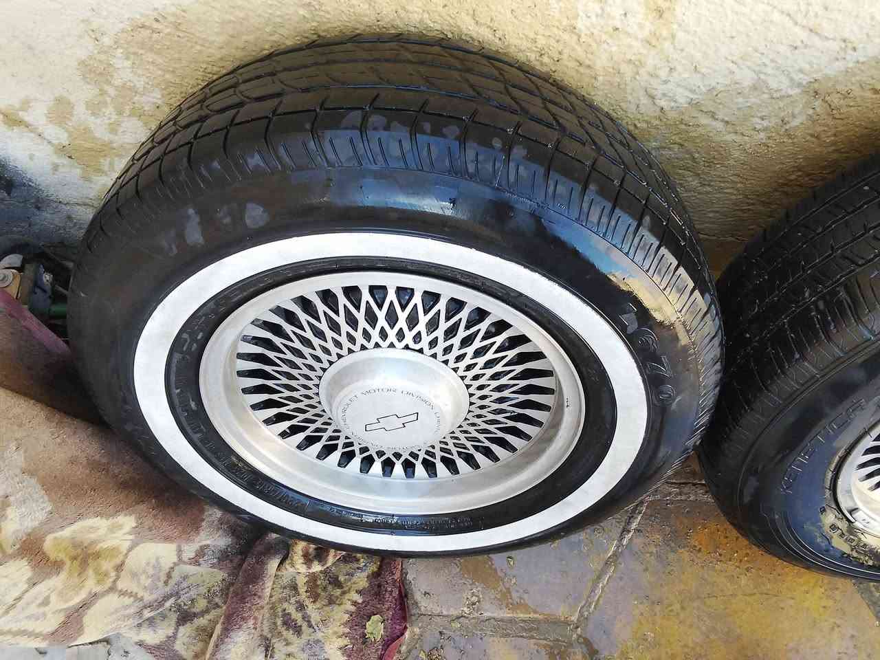 السلام عليكم للبيع تخم تاير اثنين نص عمر واثنين اخو الجديد مع الوياله والكبات والإطار السعر 280 الاتصال ***********/***********/يوجد خدمه توصيل ومن الله التوفيق
