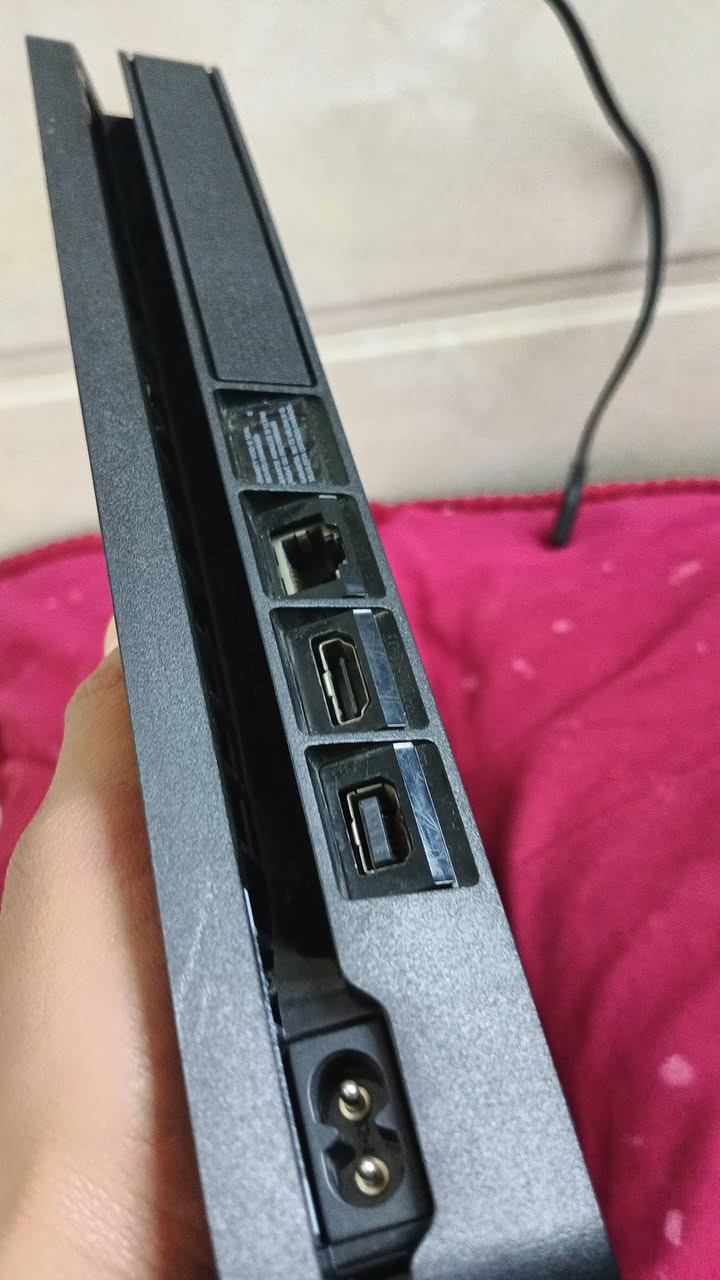 السلام عليكم شباب هذا عندي بلي 4 للبيع أسلم اون لاين يصير تنزل بي الاعاب اخوان البلي جديد استعمال قليل بي بيس 2025 تعليق عربي وبي لعبه سياراتت
وجستكات 2 وشرط يجي وياء كارتونه 
البلي نضيف بشوفت عينك اسخدام شخصي الجهاز لوك ما مفتوح وكل هذا 225 تعال خاص وتدلل مكاني


**إذا كنت صاحب هذا الإعلان وتريد حذفه لأي سبب، رجاءا أرسل رسالة إلى الدعم الفني**