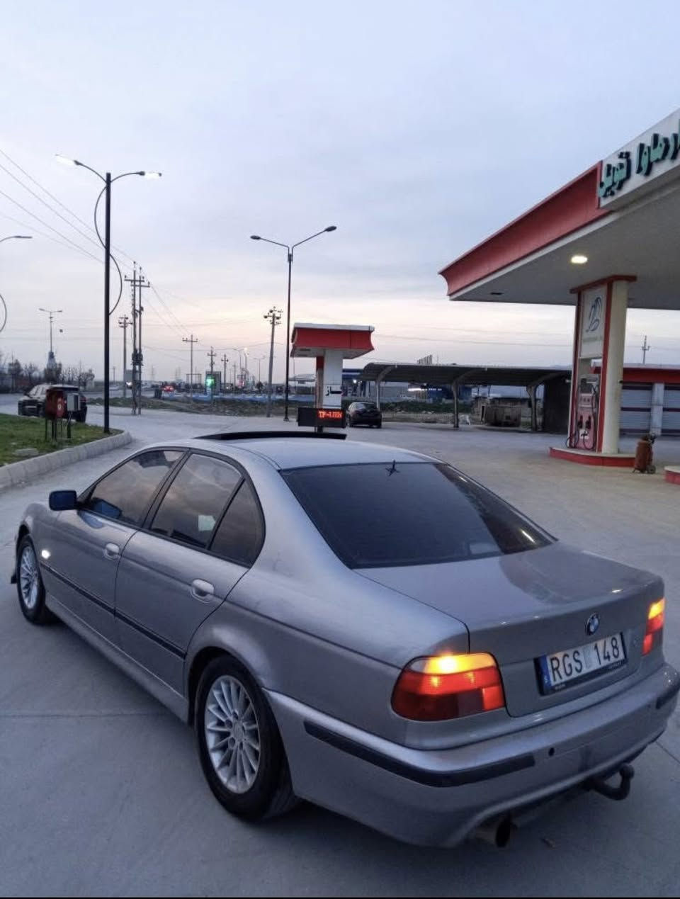 فرؤشتن و گورينه وه
بيئيم سه قه ر 525 
فول مواصفات 
مه نه فيست ئه صلى ابرايم خه ليل
نموونه ى جوانيه 
گه نجانه يه 

سلايت شوشه 
ده عمى پيشM
ده عمى دوا M
عه ته رى M
لايتى M

تؤماتيك 
ده بل گير 
٤جام كاره با +ئؤتؤ

ته بريت سارد و گه رم له سه ر سويچ
ناو ره ساسى 
كوشن جلد 
كوشن هيته ر 
سوكان ڤؤليؤم
شاشه ئايپاد 

٤تايه و ويلى لؤكى بيلادى له ژيردايه 

 بى ده عم بي ليدراو 
بوياخ سه قف و حيزام به شه رت 

به شه رتى گير و مه كينه و ئه كسل و 
ته وره قه و مه نه فيست و هه موو شتى 

شوين؛زه را يه ن 
                                                    ***********
