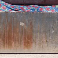 عدي ميوزه عدد 2 طول مترتين ولعرض 70 سانتيم وطباخ مال موكب تلاثه عيون ط...