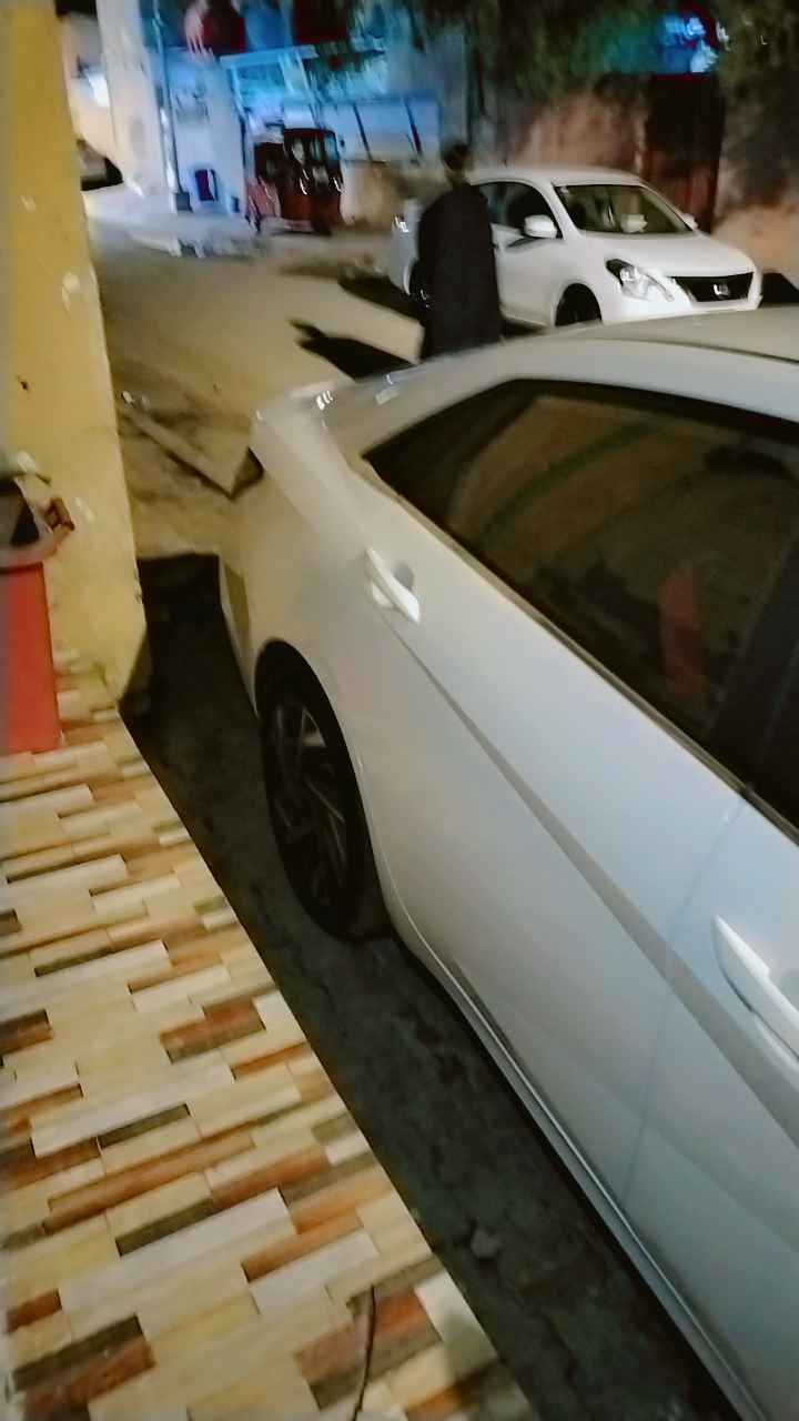 سلام عليكم النترا تجمع الصيني مديل 2024 سيارة ماشية 34 بية بارد بل مدكر الأمامي اليمن و طخة بل باب سدر اليمن وبل صندوك طخة سيارة بل البصرة بسم شركة تريد تحويل و وكالة سعر 32 بية مجال بسيط تصال على رقم ***********
