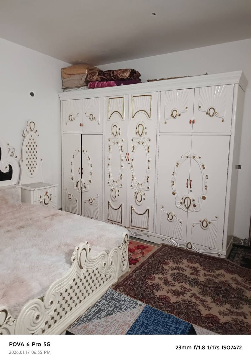غرفه نوم عراقيه  
خشب قوي 
نضيفه حيل 
سعر مليون و 500 
مكان بغداد مدينه الصدر 
ه‍ـ/ ***********
