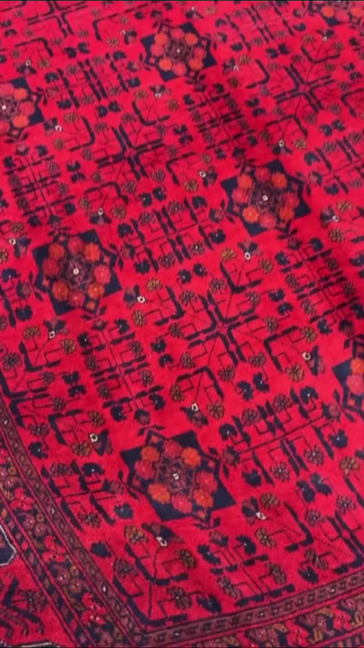 🇦🇫 سجاد يدوي أفغاني أصلي (خان محمدي) 🇦🇫
✨ فخامة من قلب أفغانستان مباشرة إلى منزلك ✨

الآن وحصريًا لدى مصنع الشروق للسجاد اليدوي 🏡
استمتع بأرقى أنواع السجاد الأفغاني المصنوع يدويًا بأعلى جودة وتفاصيل مبهرة 👑

☑️ تشكيلة مميزة: جميع المقاسات والتصميمات اللي تناسب كل الأذواق 📐🎨
☑️ جرّب قبل ما تشتري: فرش ومعاينة داخل منزلك مجانًا 🏠🚚
☑️ لمسة فخامة: تصميمات تراثية راقية تضيف دفء وأناقة لأي مكان 🏺💎
☑️ طرق دفع مرنة: اختار الطريقة اللي تناسبك بكل سهولة 💳

🔥 اختار الفخامة… واختار الشروق 🔥

📞 للتواصل والحجز:
01063463301 - 01224679387

#carpets #Handmade #rugs #kilim
#هاند_ميد #كليم #اوبيسون #شنواه #صوف #حرير #اثاث
#Al_Shorouk_Handmade_Carpet


**إذا كنت صاحب هذا الإعلان وتريد حذفه لأي سبب، رجاءا أرسل رسالة إلى الدعم الفني**