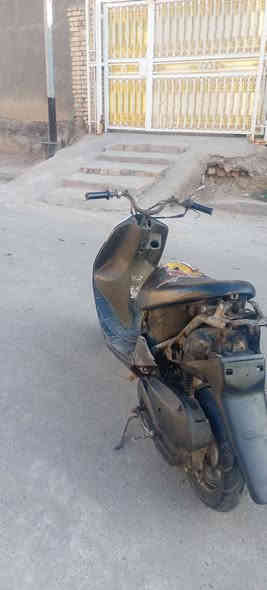 السلام عليكم سازوكي رياضي للبيع بدون أوراق ضايعه اكفلها سرقه وعشائر الدراجه ناعمه مفتوحه مره وحده الدراجه دك 50 شلعه ومعدل فووووول السعر 125 وبيها مجال مكاني ميسان حي الجامعه الرقم الهاتف *********** اتصل او واتساب وبالخدمة
