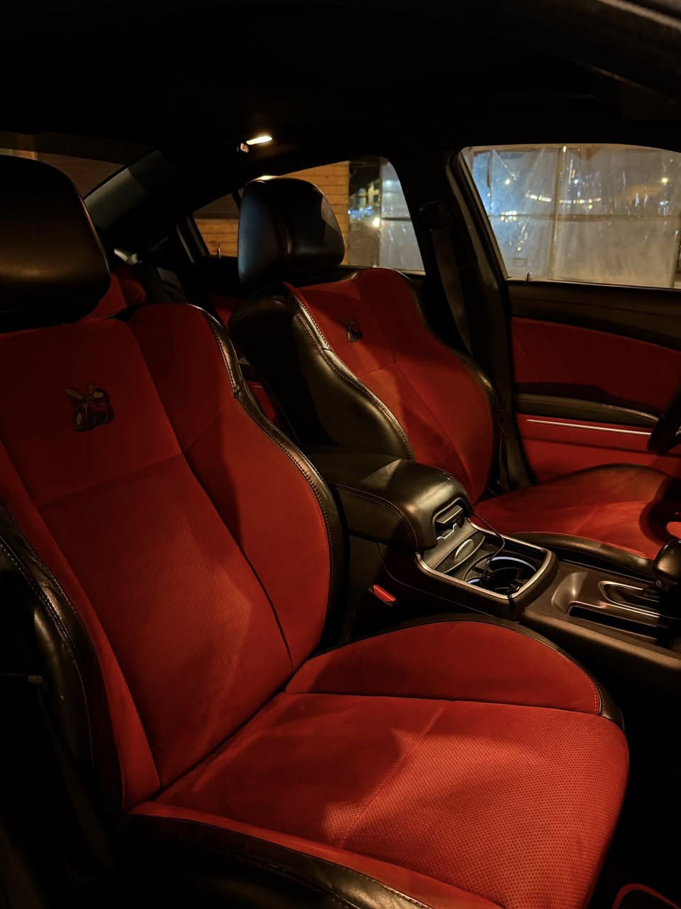 🐝 جارجر سكات باك خليجية وكالة هارلم 2019 🐝
السلام عليكم 
كلين تايتيل 
جارجر سكات باك 6400

ماشيه 64 الف كيلو 
مواصفات السيارة 1/1 
رادار امامي + نقطة عمياء 
فتحه سلايد روف 
غرفه كنتارا وجلد مختم 🐝
فجوج السياره 4 بستم برمبو 
سستم سماعات ALPIEN
كشنات ذاكرة تدفئة وتبريد 
ستيرن كهرباء وتدفئة 
السيارة بأسمي تحويل ثاني يوم و متصرف عليها ربع دينار عليها سيرفس كامل من الشركة مناقصها اي شي 
مواصفات الفول معروفة اعلى مواصفات بالجارجر 
السعر 260 ورقه وبيها مجال السياره على وضع الوكالة بلادية و ستوك 
عنوان السياره ديالى بعقوبة 
*********** واتس او اتصال
