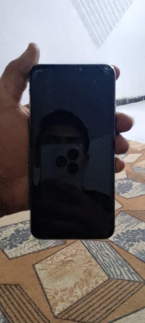 سلام عليكم آيفون ١١برو ماكس للبيع بطاريه ٧٣مبدل شاشه اصليه تفصيخ ذاكره ٢٥٦/دبل سيم كارت مكاني كربلاء حي المام علي للستفسار ***********تلفون احله من صور الله شاهد عليه
