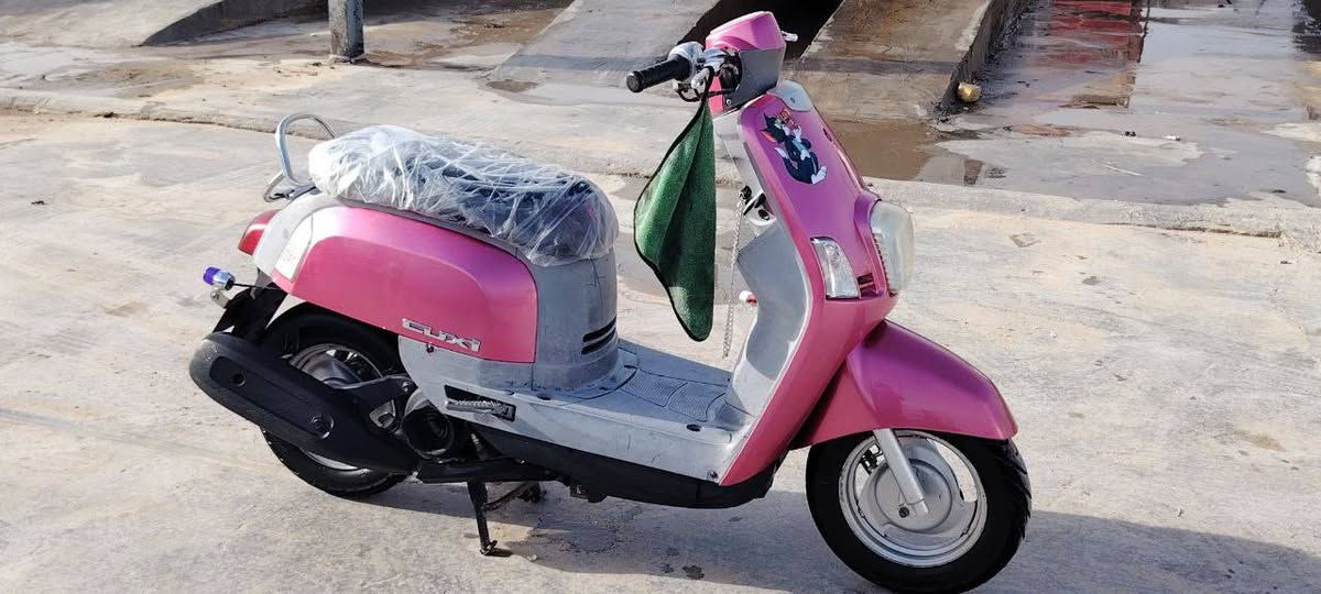 سلام عليكم دراجه بوليس نوزل ختم واحد كلها 
مكينه ناعمه شرط برغي ما مفتوح بيها جيب احسن مصلح عندك اذا طلع برغي مفتوح اخسرلك كروتك  دراجه مفوله ما عوزها شي صالها شهر و 20 يوم من نازله من ربه 
اوراق موجوده سعر مليون و بيها مجال مكان نجف خاف النص استفسار ***********
