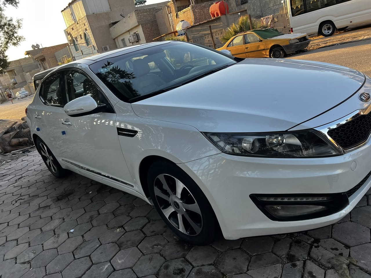 السلام عليكم كيا اوبتما موديل 2012 كفاله فول مواصفات بصمه بانوراما مري شفط حساسات مكينه 2000دوش  مكينه كير كفاله ماشيه 123 كم رقم بغداد مكان بغداد 
***********
