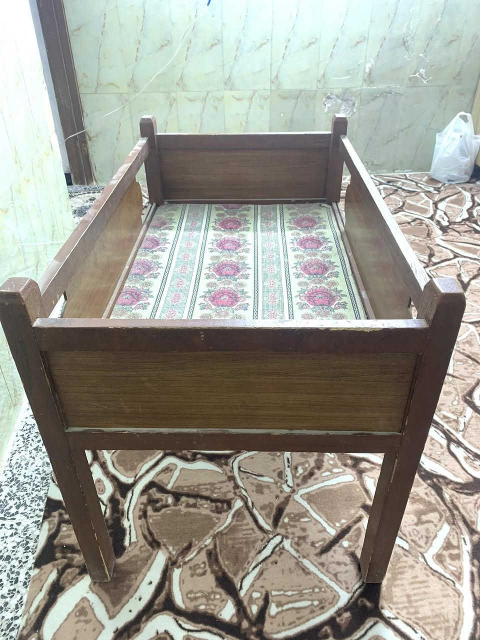 جرباية أطفال صاج ب ٤٠ وبيها مجال 
رحلة ب ١٠ 
ميز طعام ب ١٥
***********
