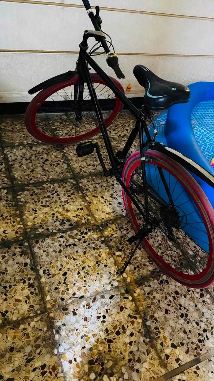 C700  للبيع 
كامل وجاهز  وسعر  مناسب 
95 الف 
*********** 
بغداد
