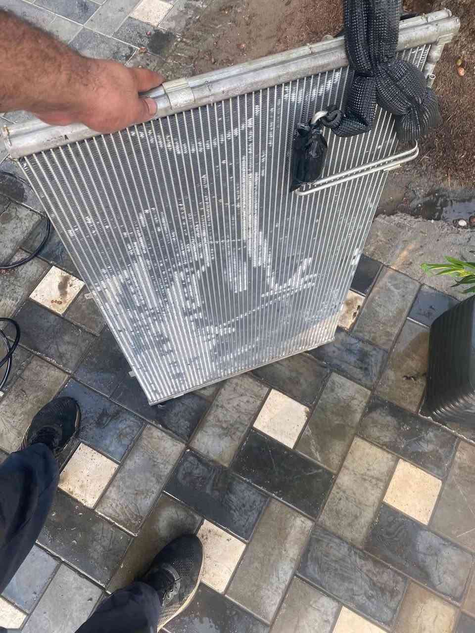 اكثر اسباب فصل السبلت هوه اوساخ على الراديتر او الشبكه الداخليه وضهور علامات على شاشه القطعه الداخليه  الغسل الحل الوحيد لاتسمع هاذ يكلك حساس هاذ يكلك غاز هاذ يكلك كهرباء هاذ يكلك فيزات والى اخرهي 

عرض محدود خلال24ساعه غسل السبلت 25الف اجيك للبيت وصينه واذ سبلتين غسلتلك الثالث مجاني 
هندسه تكيف وتبريد مزهر العبيدي 
***********
