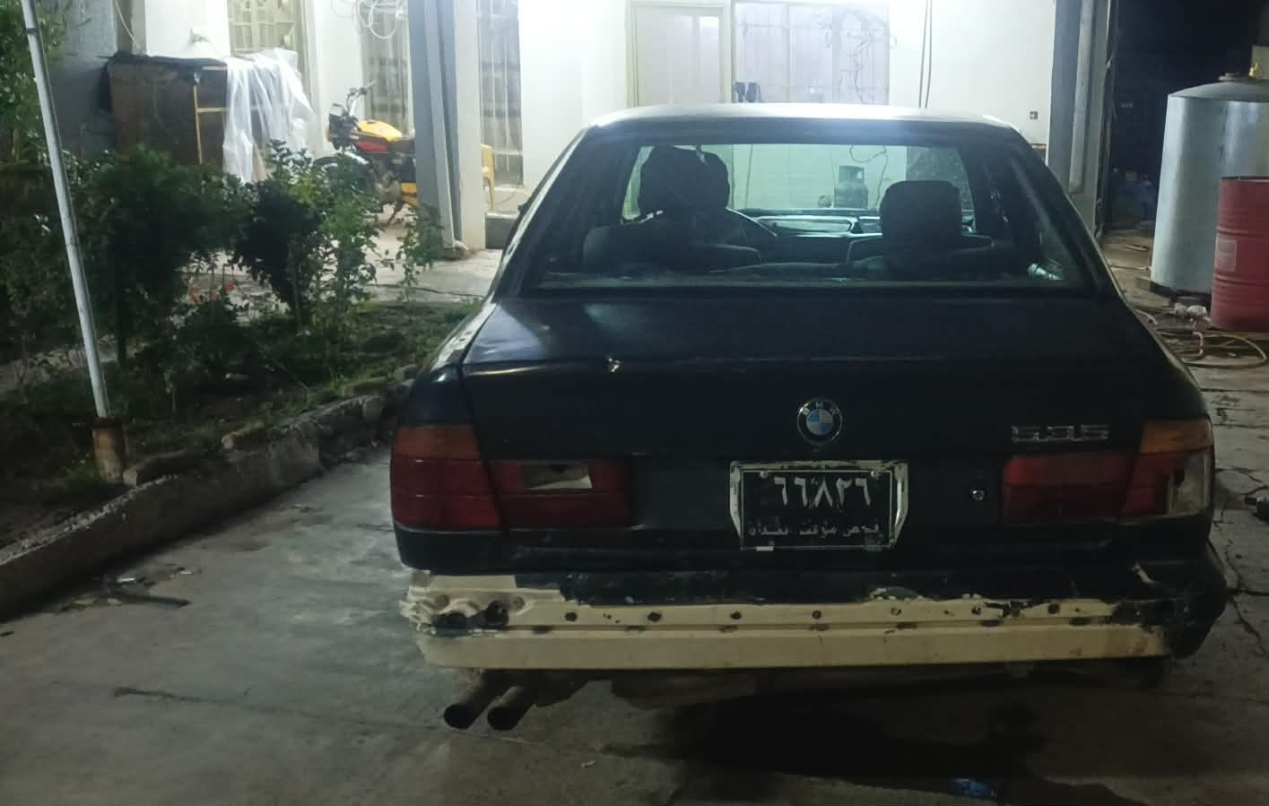 السلام علیکم 
بی ام 535
مودیل 1989
کیرمحرک شرط صارسبوع شادھا 
صدر امامی خلفی کلھ جدید 
رقم فحص مؤقت بغداد اسود 
صاحبھا الشرعی موجود وجاھز لتحویل 
سیارہ من حض وبخت کلفتنی
30 وبیھا مجال
الاستفسار ***********
