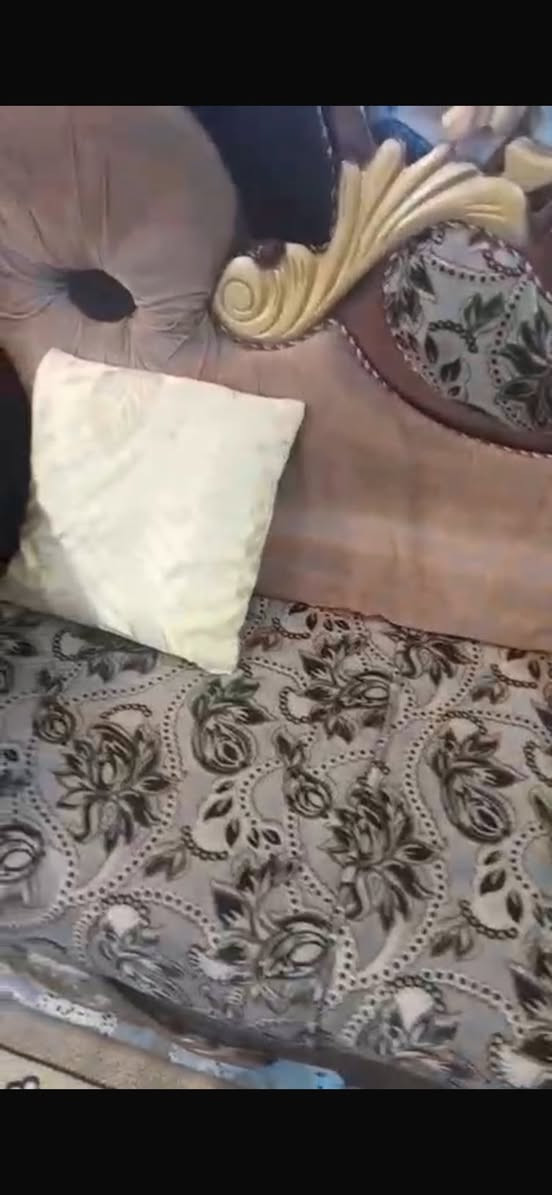 تخم. ملكي مابي. اي. ضررر. يردونة ٢٥٠. وبي مجال
مكان. الشعب بغداد


**إذا كنت صاحب هذا الإعلان وتريد حذفه لأي سبب، رجاءا أرسل رسالة إلى الدعم الفني**