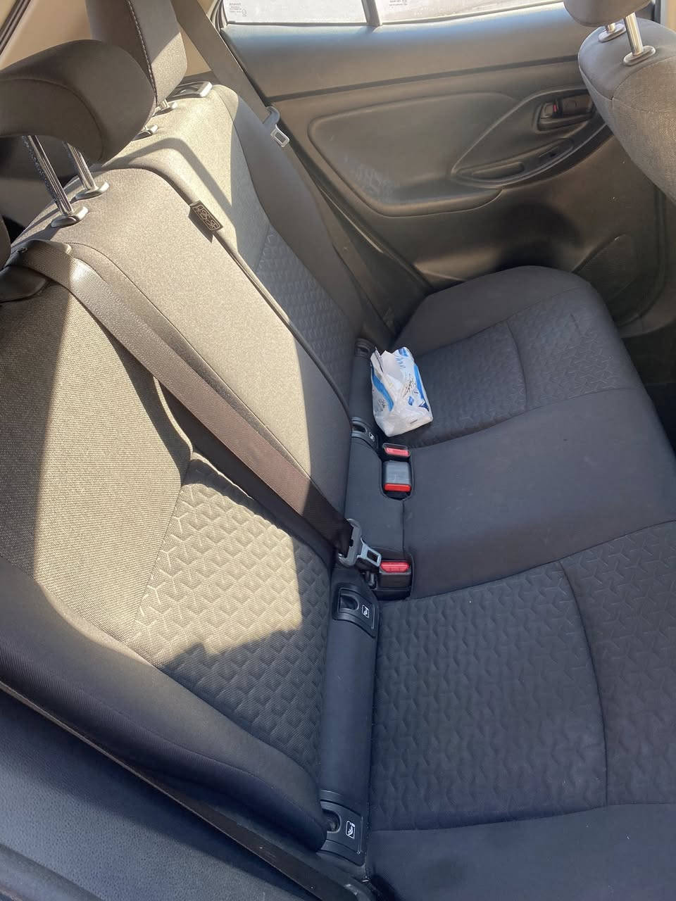 السلام عليكم
للبيع فقط

تويوتا يارس كروس هايبرد موديل 2023
Toyota Yaris Cross Hybrid 2023
محرك 1500 هجين (بطارية ليثيوم)

(اكثر سيارة اقتصادية من تويوتا)
صرفية وقود 36L ~ 600km
السيارة يابانية شاصي (J)

حادث جاملغ امامي وباب
سونار موجود راسلني
ماشيه 61 الف كيلو 
دفع امامي 130hp

رادار امامي حساسات خلفية كروس سرعة
تحديد مسار اوتو هولد مود درايف نظام EV
شاشة ديجتال ابل كار بلي اندرويد اوتو مري كهرباء

اشاير بالمري لدات نهاريه لايت زينون كاميرا دقه عاليه
كشنات مخمل رياضيه وياله رياضيه تبريد شاشة 
7 سماعات مانع تصادم وبعد بيها مواصفات

📌 كفاءة عالية في استهلاك الوقود
📌 تصميم خارجي جذاب وعصري
📌 مساحات داخلية جيدة لفئة SUV صغيرة
📌 تجهيزات أمان ومساعدة سائق (Toyota Safety Sense) 

صيانة كاملة من زيت وفلاتر
السيارة استخدام خفيف جاهزه

السعر مناسب 137 
السيارة جاهزه ونظيفه
رقم بغداد تحويل مباشر
عنوان بغداد حي 9 نيسان
للاستفسار ***********
