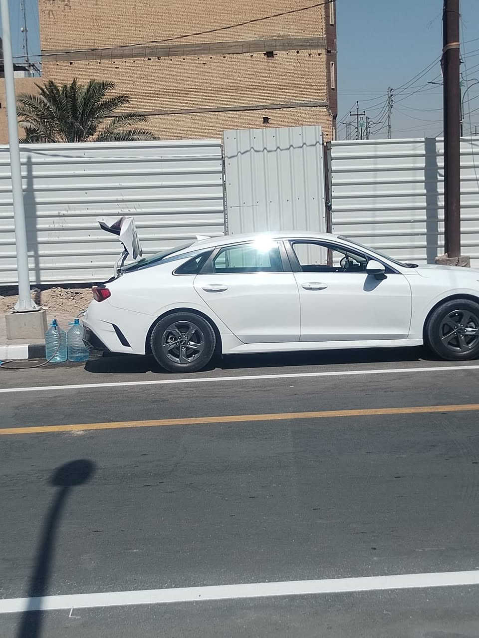 مواصفات: Lxs للبيع
1_1600 تيربو K5
2_تشغيل عن بعد
3_كشنات قماش
4_كامرة خلفية
5_ رادارات
6_ توقف ذاتي
7_ قيادة ذاتية
8_ نظام ترحيب عند الأقتراب
9_نظام تنبيه عند الخروج عن المسار
10_مازدة ذكية زنون لد ثلجي
11_  4 أنظمة قيادة
12_ نظام آبل وكاربلي
13_ نظام تحذير عند أي مشكلة
14_سايد بريك بصمة
15_ أوتو هولد
16_صندوق ذكي عند الأقتراب
17_ حساسات
18_ مثبت سرعة
19_ حساس إطارات
20_ تحكم ستيرن
21_ كير أوتو + عادي
22_ مانع أنزلاق

السيارة بعد بيها مواصفات وارد أمريكي
الحادث موضح بالصورة في أمريكا
ذي قار معوقين
سنوية تنتهي في بداية سنة 2028
السيارة جاهزة من كلشي مع وكالة عامة باركود للسيارة 
 السعر  145 ورقة وبيها مجال قليل
العنوان البصرة/ التنومة/ شارع المشروع
للأتصال عل الرقم ***********
