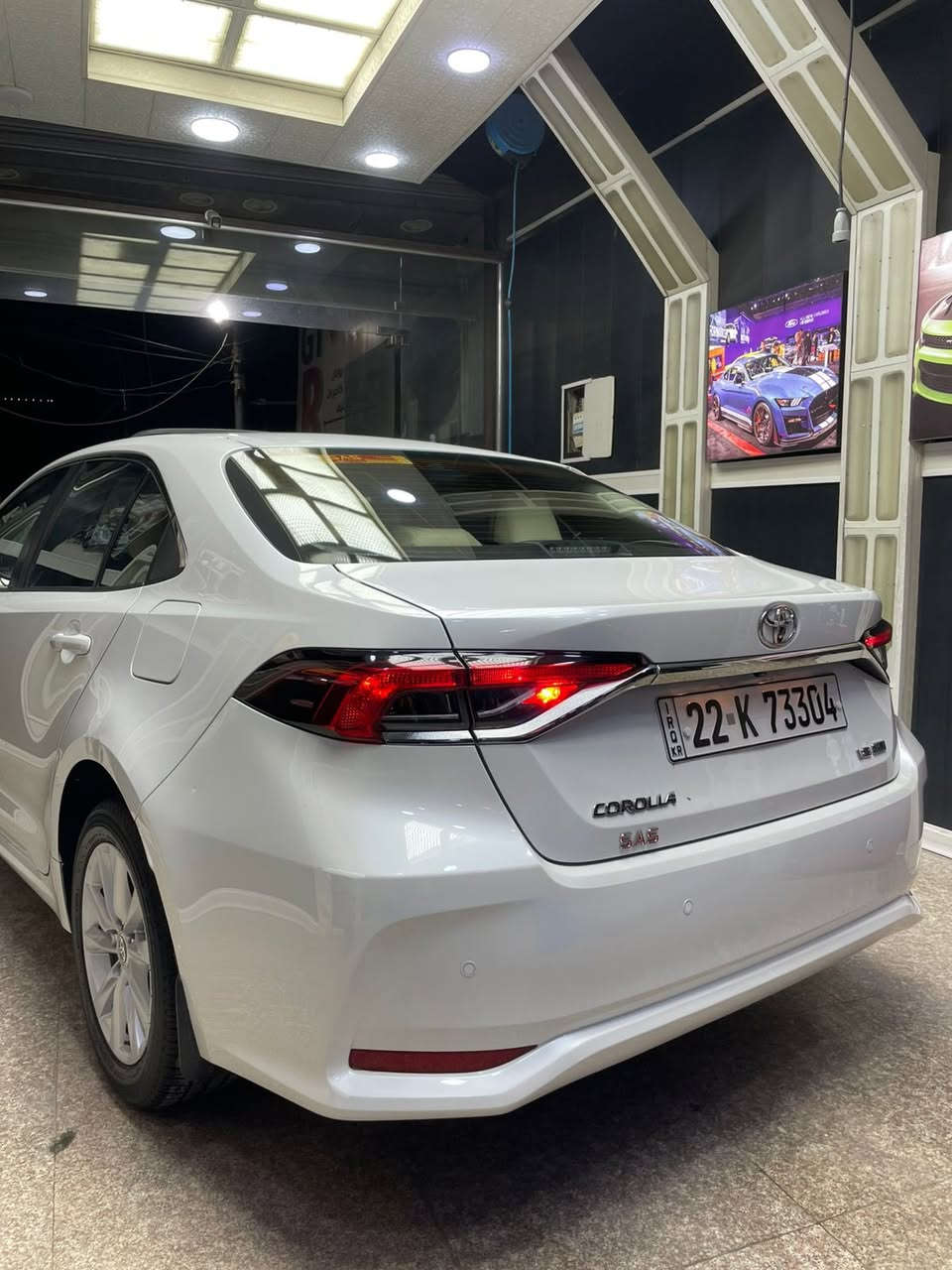 اقرأ التفاصيل بل كامل قبل متتصل
السلام عليكم 
تيوتا كورلا 2023 خليجي ضمان شركة SAS
   ماشيه : " 54 الف  "
           فول مواصفات ✅
بصمه تشغيل وابواب وصندوق 
قطعتين تبريد + فتحة سقف 
فول تحكم استرين + شاشه ديجتال 
حساسات اماميه خلفيه + نضام سبورت
شاحن واير لس + مري شفط
وباقي المواصفات المعروفه 
مكفوله من الصبغ والتبديل بيها فقط بارد ع كد شبرين بل بنيد 
سياره جديده متصرف عليها ربع  
     السعر : 175 وبيها مجال بسيط 
العنوان : بغداد حي القاهره خلف الجوازات 
الرقم للاستفسار: ***********
