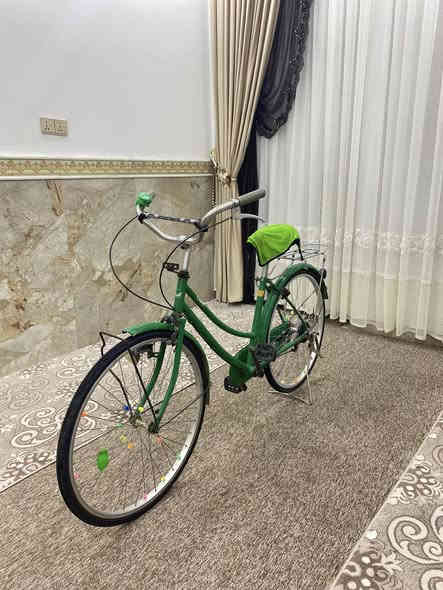 السلام عليكم
بايسكل بناتي ياباني اصلي حجم 26 
بريكات شغالة تايرات جدد عوزة صجم فقط
السعر 80 وبي مجال قليل  
***********
