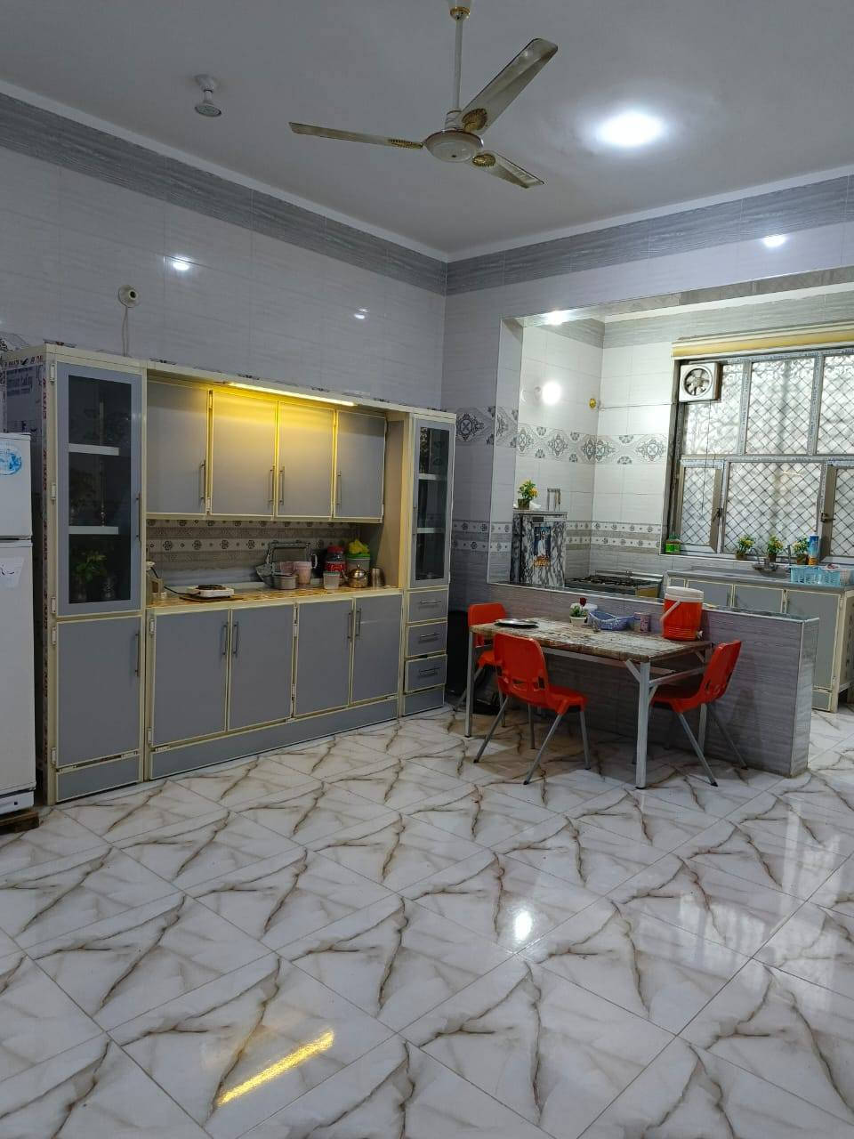 بيت طابقين السقف كونكريت للبيع الصوب الصغير الرياض 
المساحة250 متر
السعر 160 مع المجال 
للاستفسار الاتصال ع الرقم *********** 
او مراسلة الصفحة
